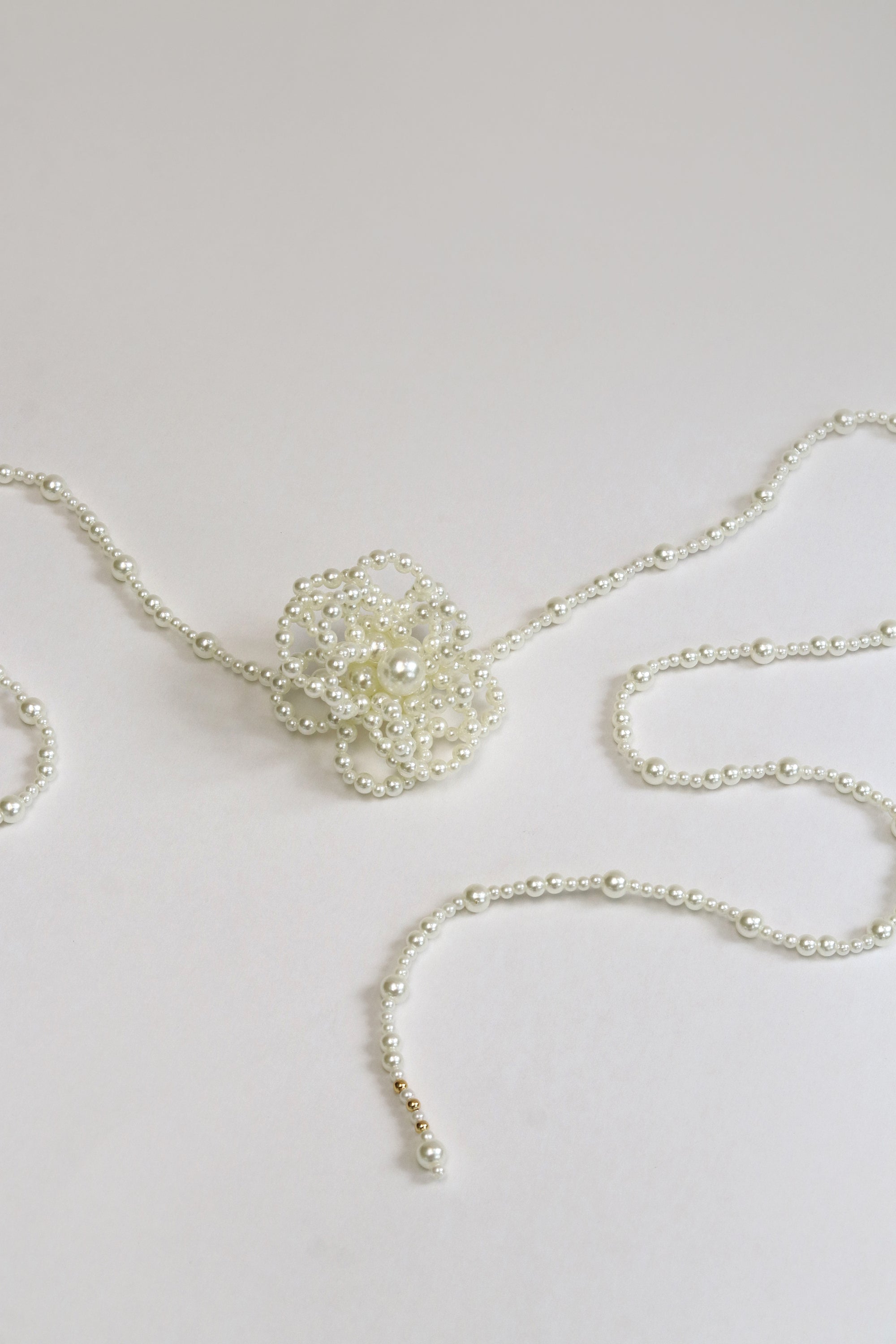 Camelia Bow Tie - Pearl
